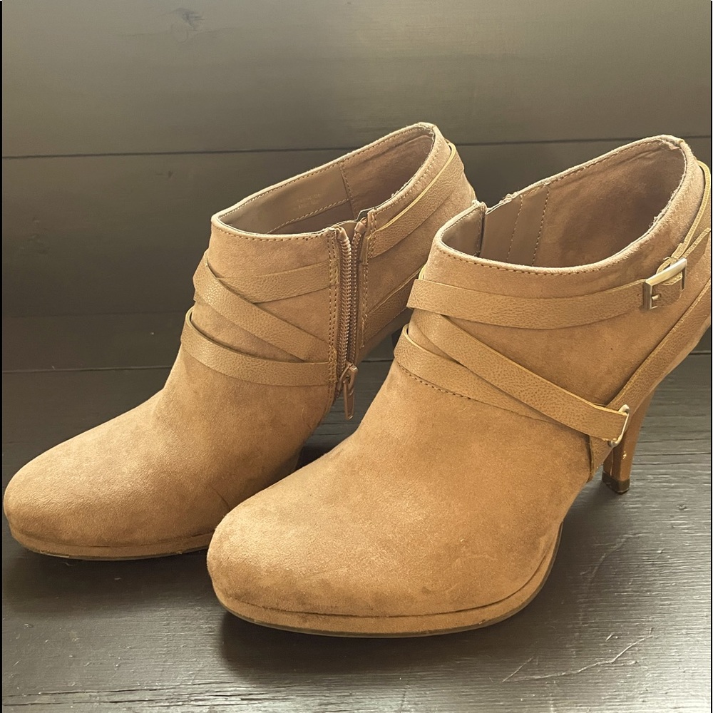 Fergalicious heeled booties!